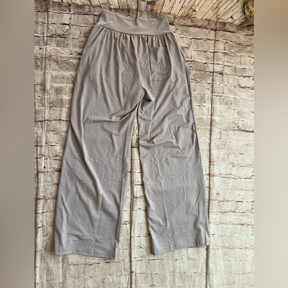 NWT SUNYAA light gray,wide leg,VCross high waist tummy control Yoga pant size L. - Picture 4 of 11